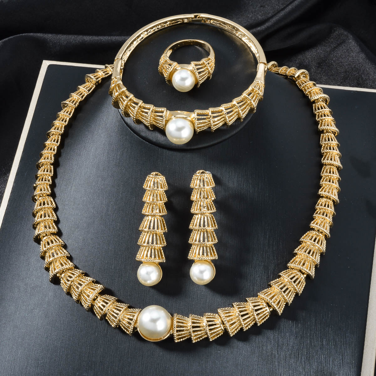 Custom Wholesale Jewellery Fashion Dubai 14k Gold Plated Pearl Zircon Jewelry Set Women