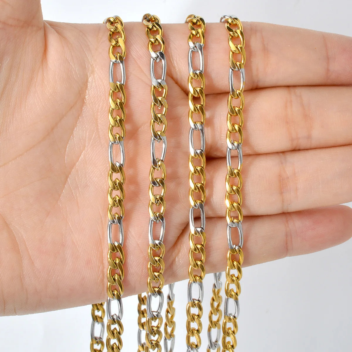 Wholesale Hiphop Jewelry Stainless Steel 18k Gold Sliver Figaro Chain Necklace Women