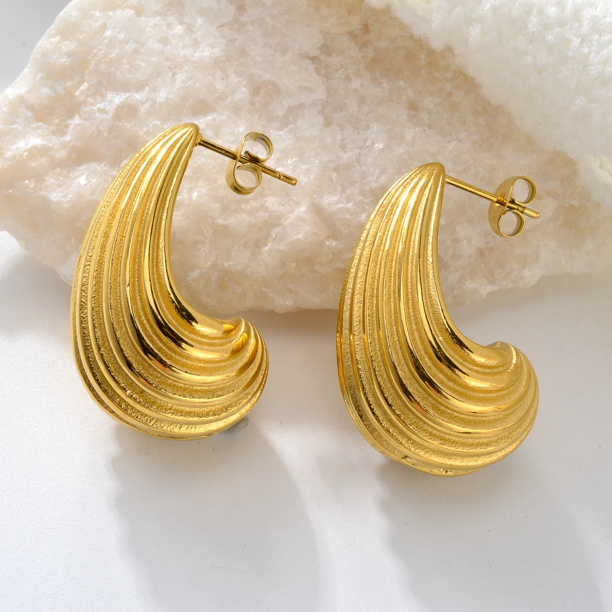 New Arrival Fashion Custom Waterproof 18k Gold Plated Stainless Steel Heart Water Drop Earrings Women