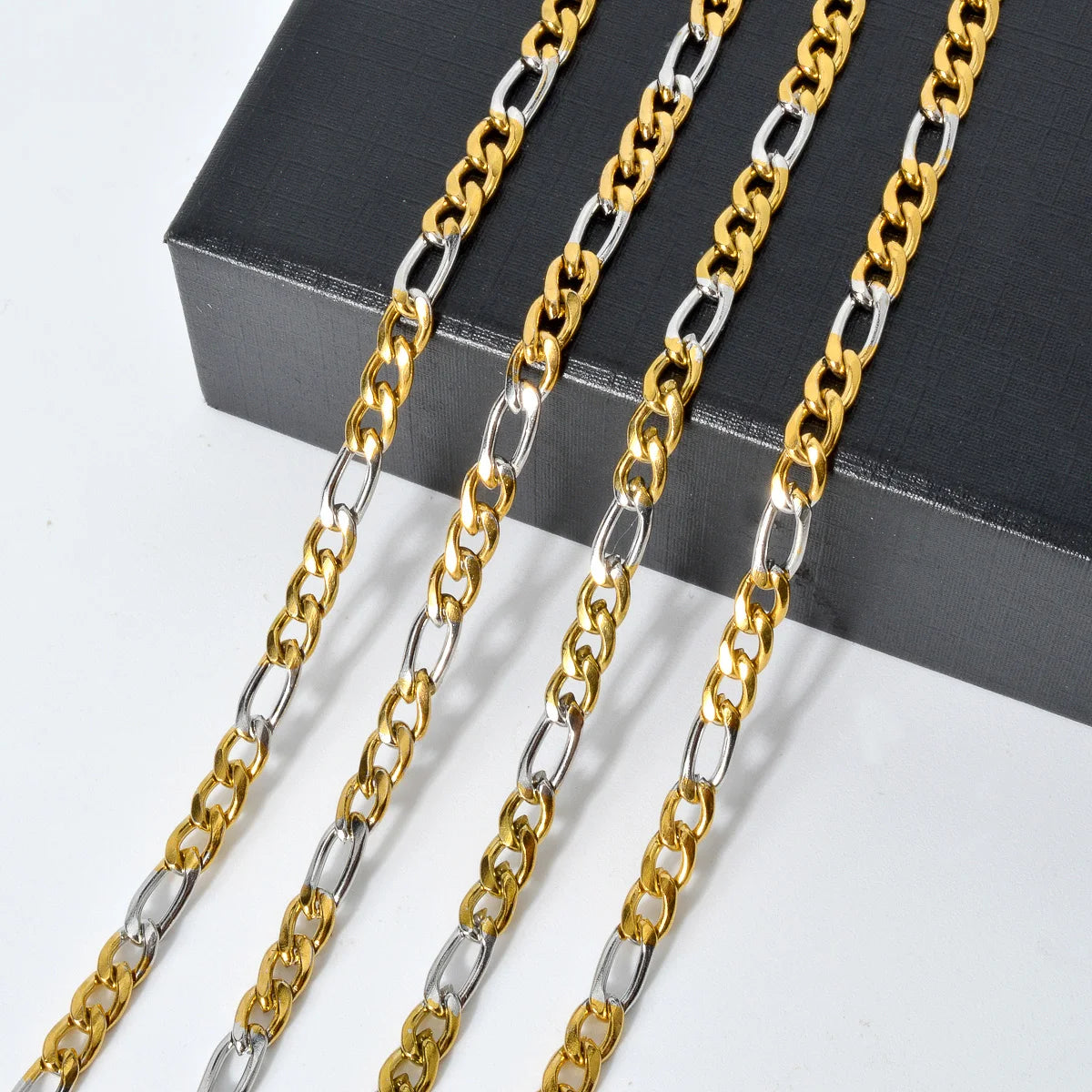 Wholesale Hiphop Jewelry Stainless Steel 18k Gold Sliver Figaro Chain Necklace Women