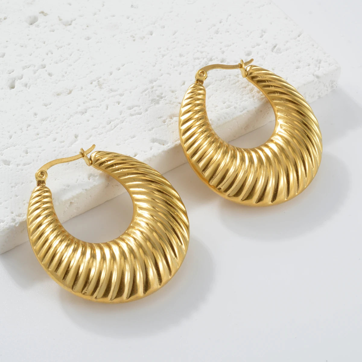 Fashion Hypoallergenic 18k Gold Plated Chunky Hoop Huggie Statement Earrings for Women