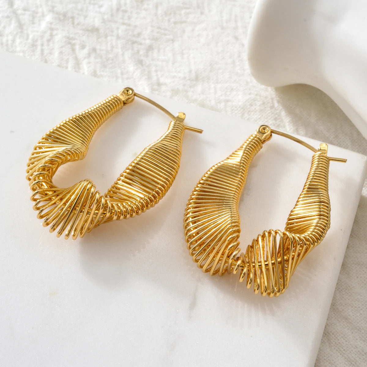 NEW Arrived 18k Gold Plated Stainless Steel Non Tarnish Waterproof Twist Drop Earrings Women