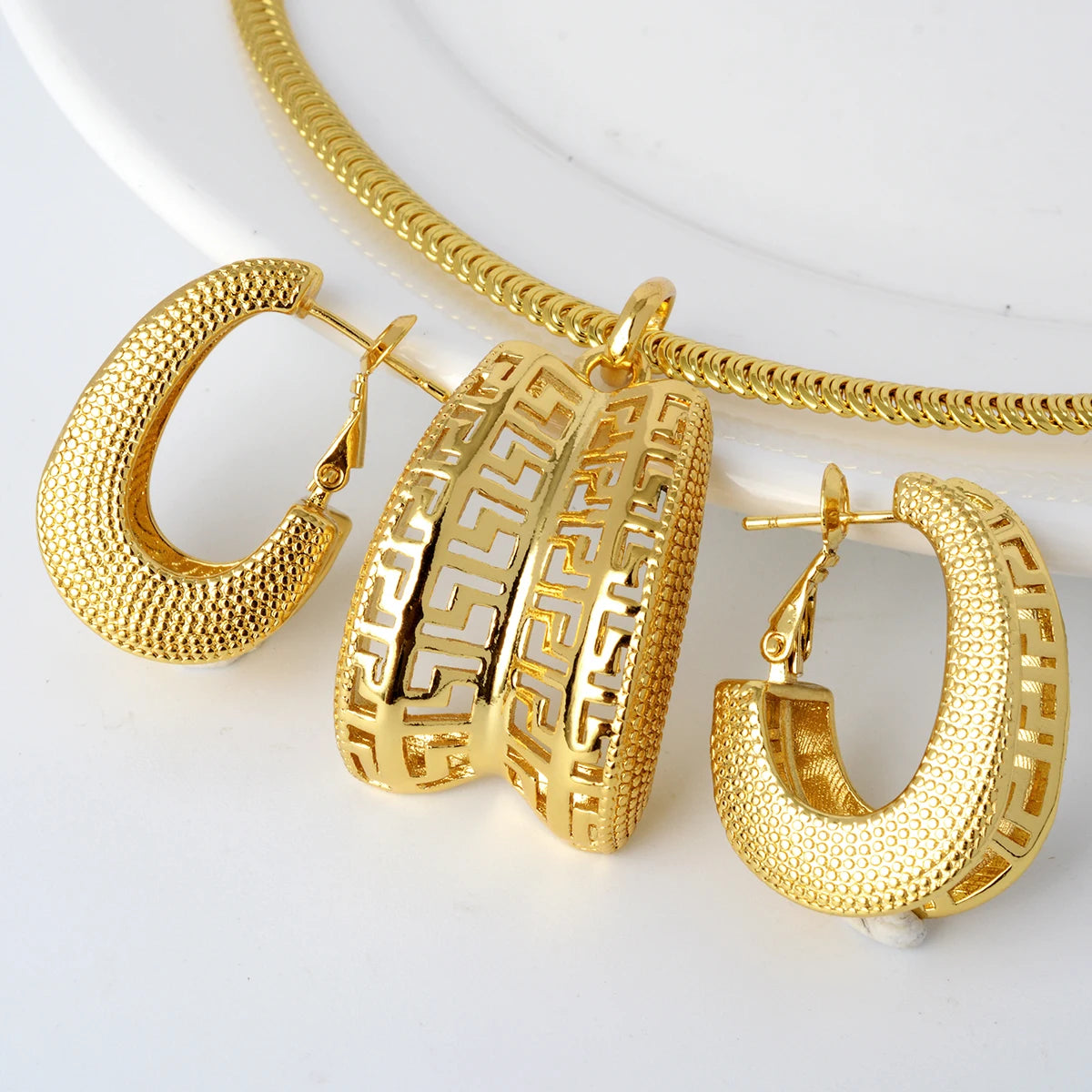 Hot Selling Brazil Gold Luxury Copper Bridal Jewelry Set America earing and necklace set