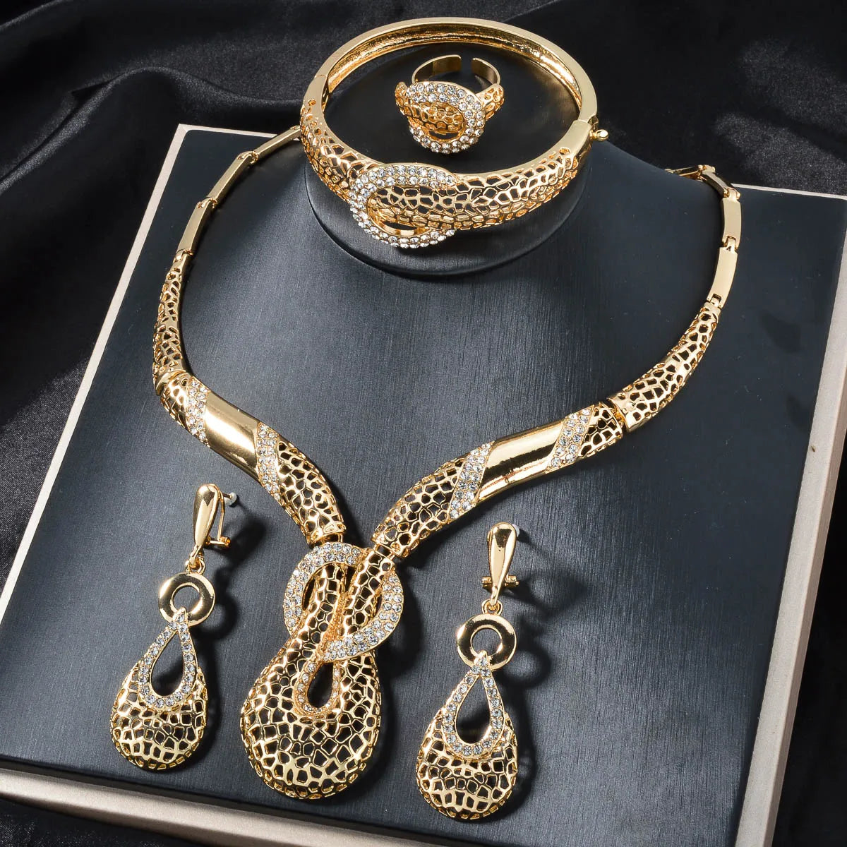 Zeadear jewelry brand brass 14k gold plated bracelet ring necklace earring jewellery in dubai