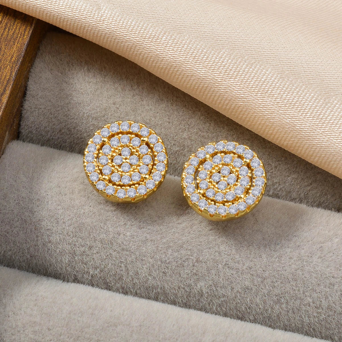 Wholesale Multi Styles round Stud Hypoallergenic 18K Gold Plated zircon Earrings for Women