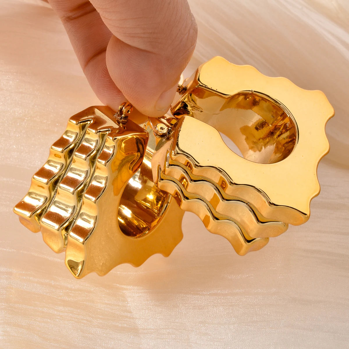 ZeaDear Jewelry Dubai Smooth Chunky Big Earrings Fashion Statements African Hanging Earring For Women Luxury Dinner Jewellery