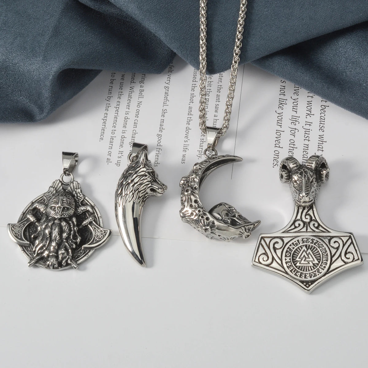 Wolf Animal Pendant Necklace Skeleton Halloween Gift Amulet Pendant Stainless Steel Jewelry Necklace Wearing Festivals Souvenir
