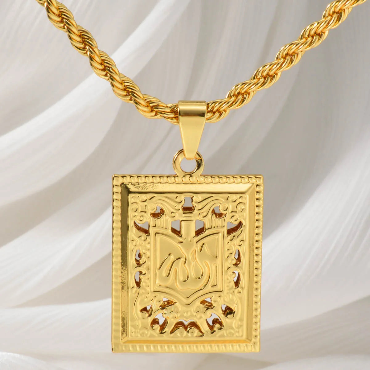 Dubai 18k Gold-plated Pendant Necklace Copper-gold Rose Necklace Geometric Accessory Chain Jewelry Men's Women's Daily Wear