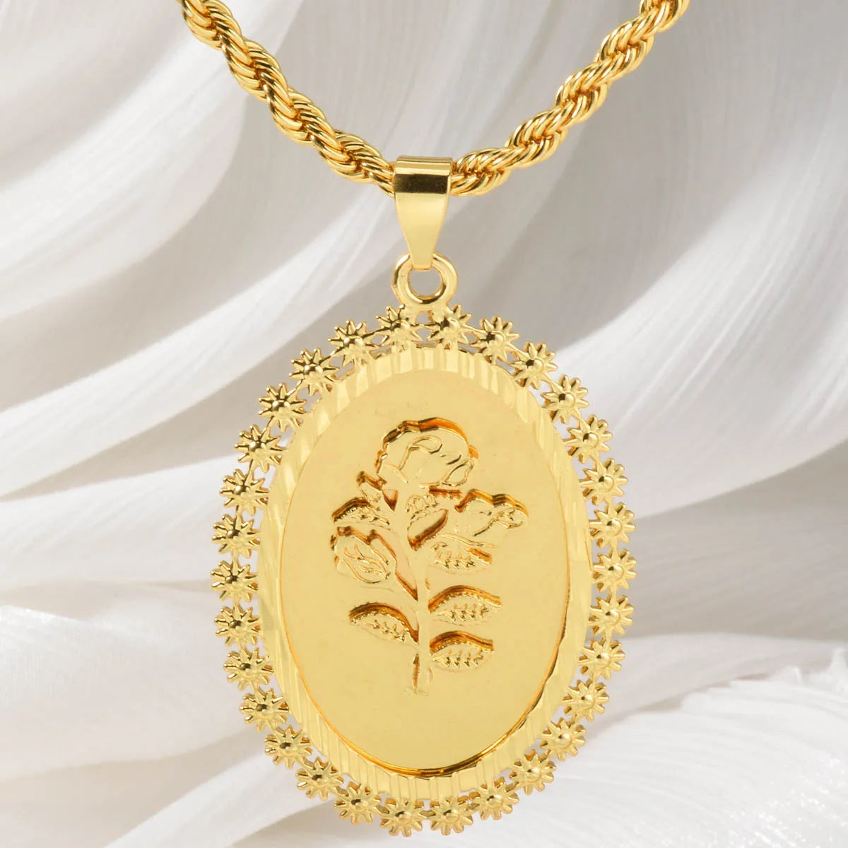 Dubai 18k Gold-plated Pendant Necklace Copper-gold Rose Necklace Geometric Accessory Chain Jewelry Men's Women's Daily Wear