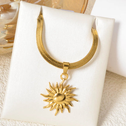 Stainless Steel Necklace Sun And Moon Art Pendant Simple Neck Chain Hip-hop Daily Jewelry Accessories Wen Women Gifts Necklace