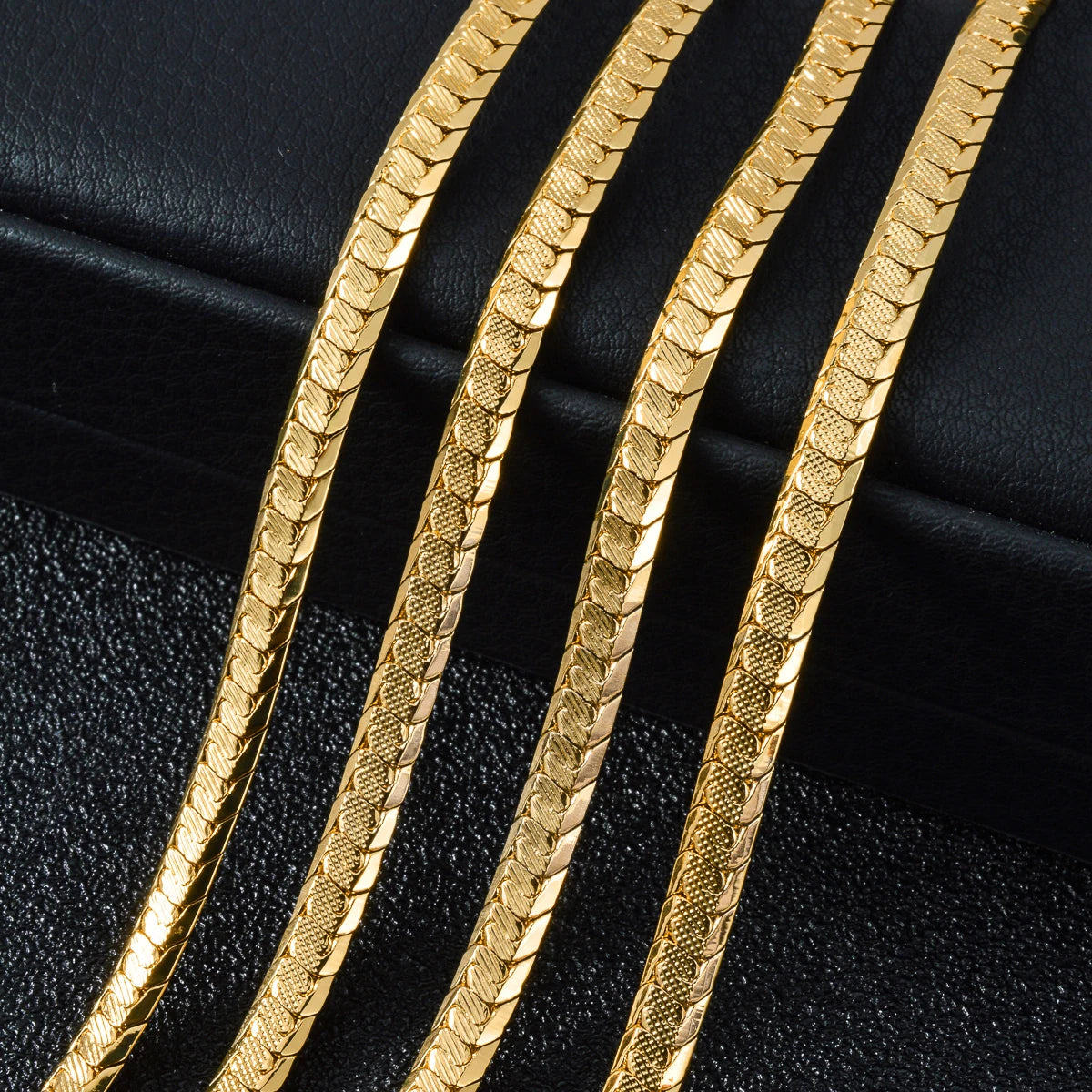 Textured Flat Herringbone Link Necklace Gold Copper Snake Chain Unisex Fashion Jewelry Daily Outfit Wedding Anniversary Gift